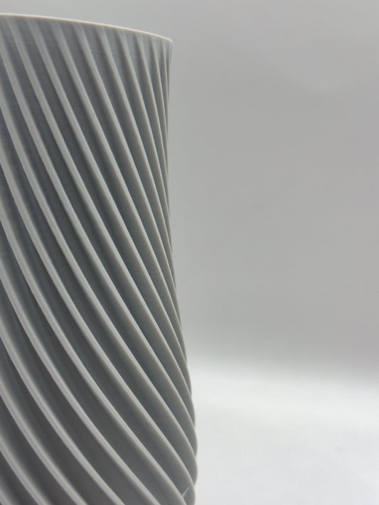 Vase design torsadé